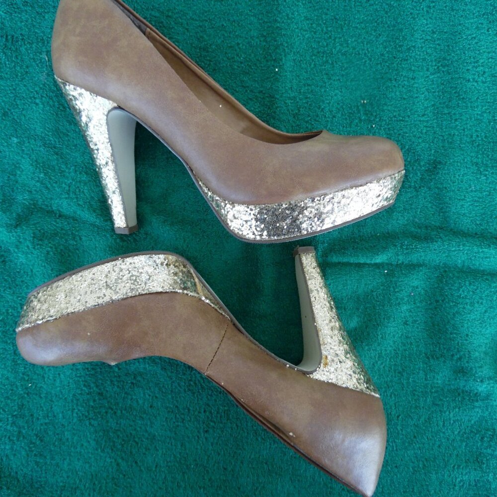 madden girl heels uesed not perfect though but cheap size 8.5